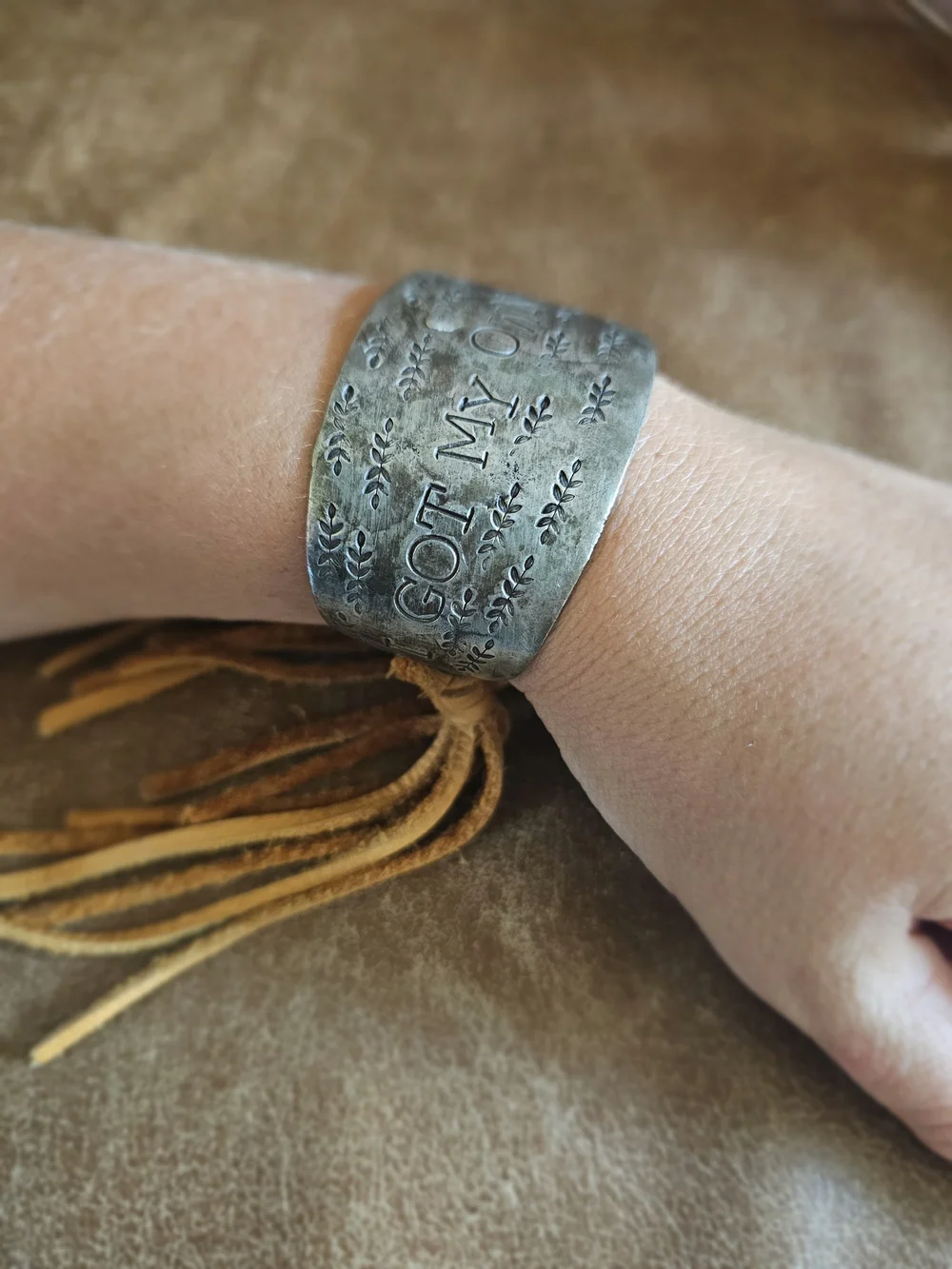 N/A handcrafted engraved